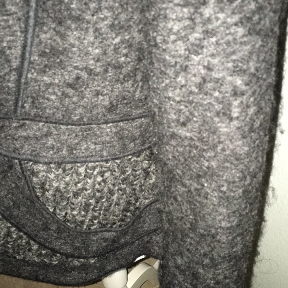 Neiman Marcus FOX FUR Collared Coat - Picture 5 of 8